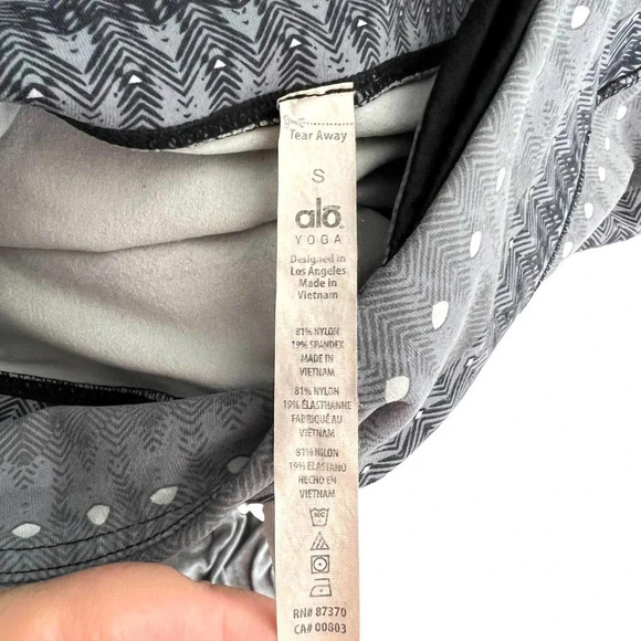 Alo Yoga Cropped Leggings Fair Isle Geometric Print Stretch Gray Size Small - Picture 9 of 9